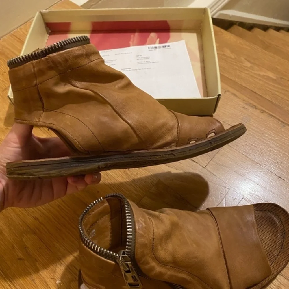 Hazey Zip Boot Sandals Tiger - Picture 5 of 7